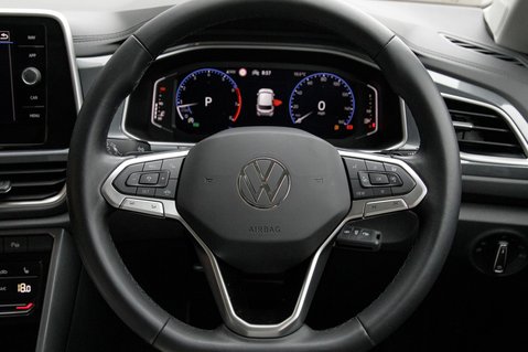 Volkswagen T-Roc STYLE TSI DSG 33