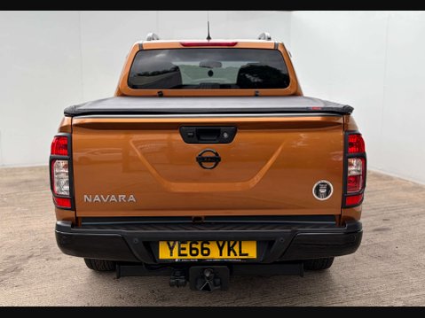 Nissan Navara 2.3 Navara Tekna dCi Auto 4WD 5dr 52