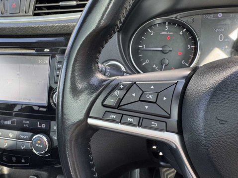 Nissan Qashqai TEKNA DCI 17