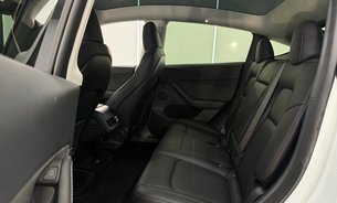 Tesla Model Y PERFORMANCE AWD White Interior Towing Package One Owner VAT Q 10