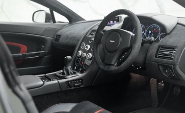 Aston Martin V12 Vantage S 13