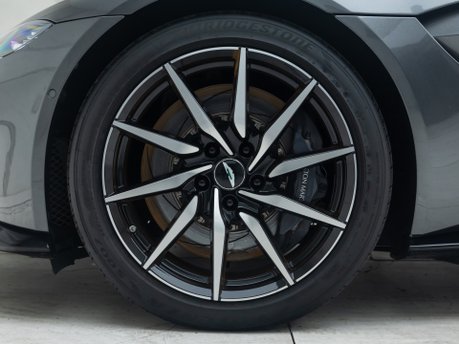 Aston Martin V8 Vantage 