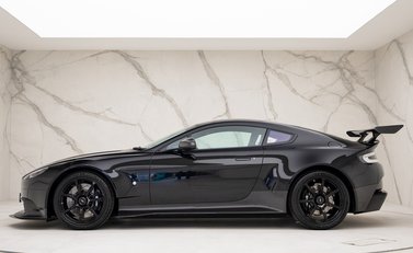Aston Martin Vantage GT8 2