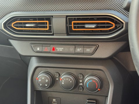 Dacia Sandero Stepway Comfort Hatchback 5dr Petrol Manual Euro 6 (s/s) (90 ps) 25