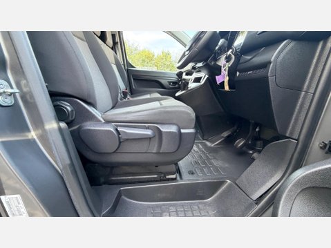 Vauxhall Vivaro L1H1 F2900 PRO S/S 27