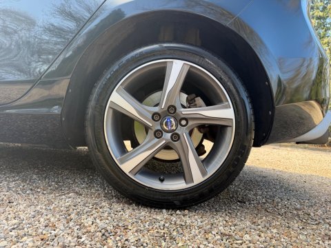 Volvo V40 2.0 T3 R-Design Nav Euro 6 (s/s) 5dr 32