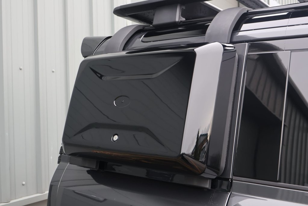 Land Rover Defender 110 NEW 2026 MODEL HARD TOP D250 WORLD TOUR EDITION GENUINE REAR SEATS  16