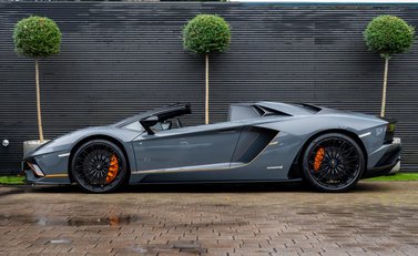 Lamborghini Aventador S LP 740-4 ROADSTER 3