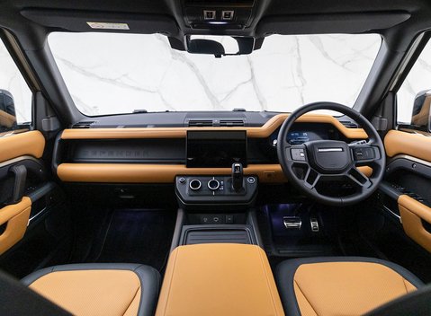 Land Rover Defender 110 X P400e 17