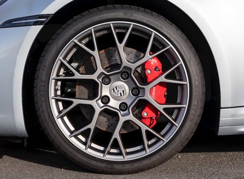 Porsche 911 Carrera 4S (992) 10