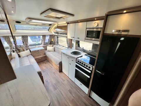 Swift Elegance 480 8