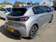 Peugeot 208 PURETECH ALLURE S/S 9