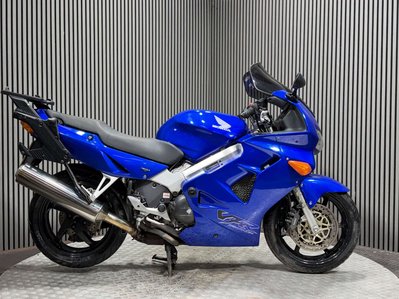 Honda VFR 2000 FUEL INJECTED NON VTEC ONLY 27K 1 OWNER PROJECT BIKE 800CC