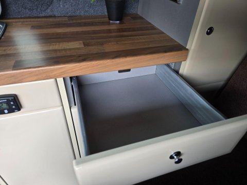 Volkswagen Campervan 25