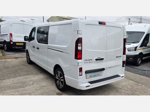 Renault Trafic EXTRA SPORT LL30 L2 H1 DCIV CREW VAN 2.0 DCI 150ps EU6 4