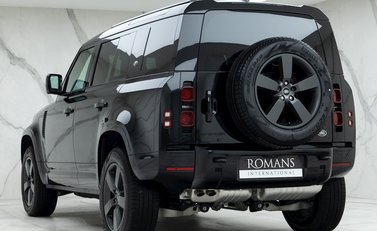 Land Rover Defender 110 X-Dynamic S D300 MHEV 3