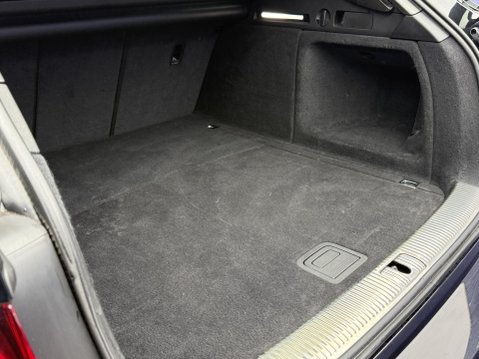 Audi A4 2.0 TFSI 40 Black Edition Estate 5dr Petrol S Tronic Euro 6 (s/s) (204 ps) 21