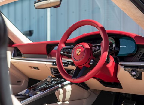 Porsche 911 (992) Targa 4S Heritage Design Edition 13