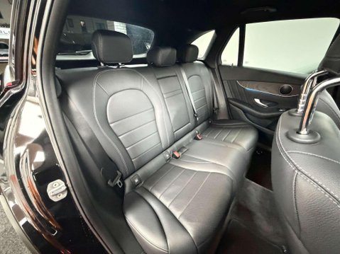 Mercedes-Benz GLC 2.0 GLC250 AMG Line (Premium) SUV 5dr Petrol G-Tronic+ 4MATIC Euro 6 (s/s) 44