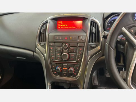 Vauxhall Astra 1.6 16v SE Hatchback 5dr Petrol Manual Euro 5 (115 ps) 8
