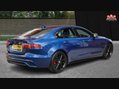 Jaguar XE R-DYNAMIC BLACK MHEV 10