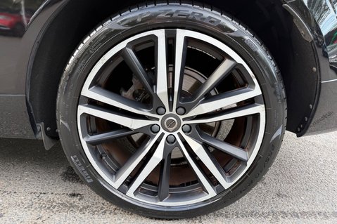 Volvo XC60 T5 R-DESIGN PRO AWD -ONE OWNER - 7 VOLVO SERVICES 49