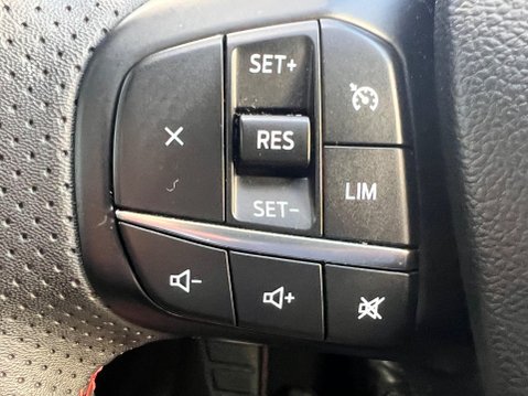 Ford Kuga 2.5h Duratec ST-Line X Edition CVT Euro 6 (s/s) 5dr 17