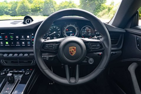 Porsche 911 Carrera GTS PDK 12
