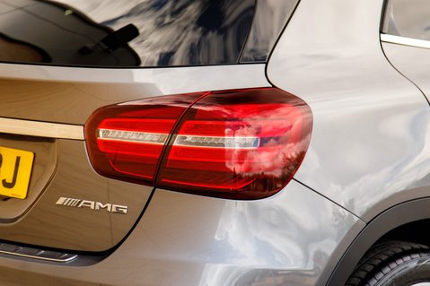 Mercedes-Benz GLA Class GLA 200 D 4MATIC AMG LINE PREMIUM PLUS 9