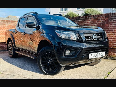 Nissan Navara 2.3 dCi N-Guard Pickup Double Cab 4dr Diesel Manual 4WD Euro 6 (s/s) (190 p 1