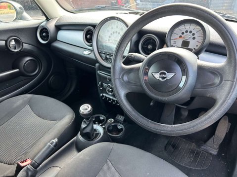 Mini Hatch 1.6 One 3dr 18