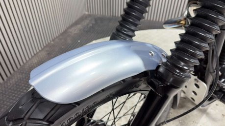 Triumph Scrambler 2014 ONLY 11K EXCELLENT CONDITION LONG MOT WARRANTY 17