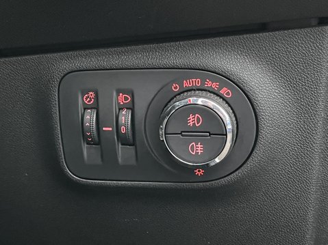 Vauxhall Corsa 1.4 SE Nav 5dr 20