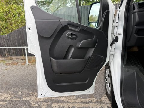 Nissan NV400 DCI TEKNA L2H2 21