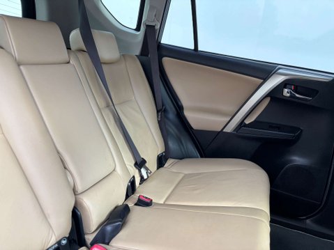 Toyota Rav4 2.2 RAV4 Invincible D-4D 4WD 5dr 30