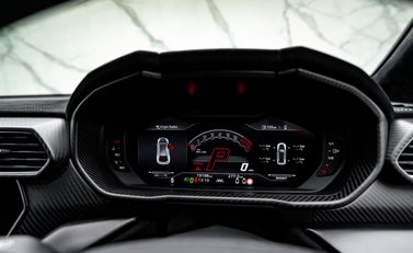 Lamborghini Urus PERFORMANTE 32