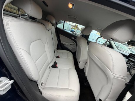Mercedes-Benz GLA GLA 200 SPORT PREMIUM 10