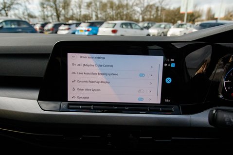 Volkswagen Golf LIFE TSI 26