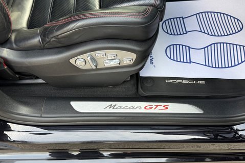 Porsche Macan GTS PDK -21 INCH ALLOYS -ELECTRIC TOWBAR -BOSE -SPORTS CHRONO -PDLS PLUS 37