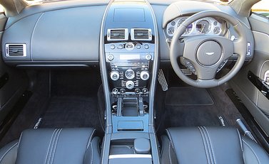 Aston Martin V8 Vantage S Roadster 10