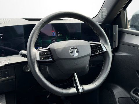Vauxhall Astra 1.6 Plug-in Hybrid GSe 5dr Auto [Pan roof] 17