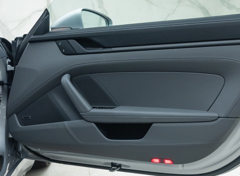 Porsche 911 GT3 TOURING (992) 30