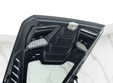 Lamborghini Huracan LP640-2 Tecnica 32