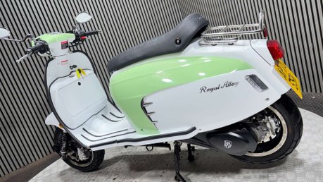 Royal Alloy GT 2020 ONLY 1K 1 OWNER SCOOTER LONG MOT MODERN RETRO 125CC 17