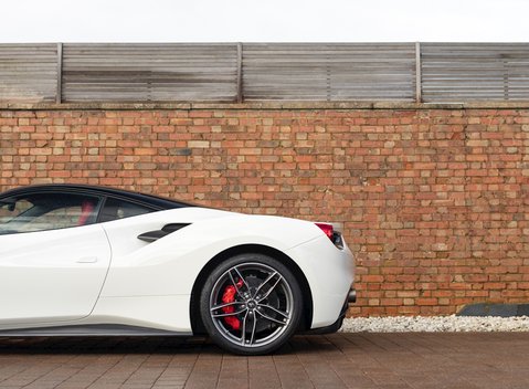 Ferrari 488 GTB 33