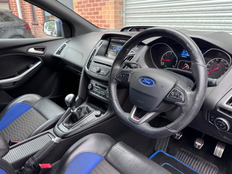 Ford Focus 2.0 TDCi ST-2 Hatchback 5dr Diesel Manual Euro 6 (s/s) (185 ps) 29