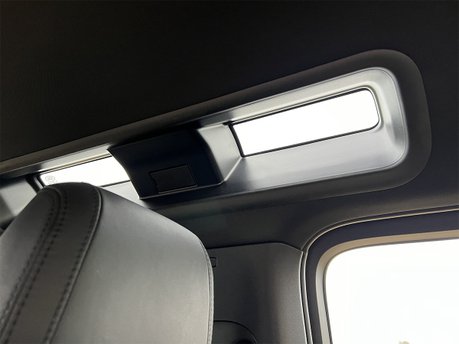 Land Rover Defender V8 73