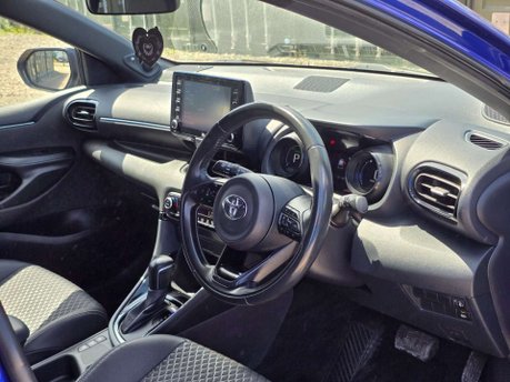Toyota Yaris 1.5 VVT-h Dynamic Hatchback 5dr Petrol Hybrid E-CVT Euro 6 (s/s) (116 ps) 47