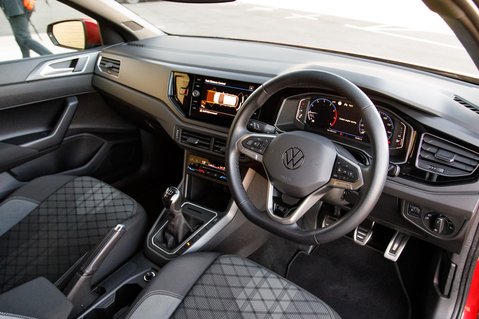 Volkswagen Polo R-LINE TSI 4
