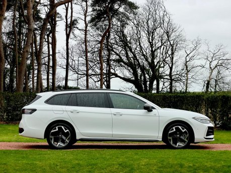 Volkswagen Passat R-LINE DSG 47